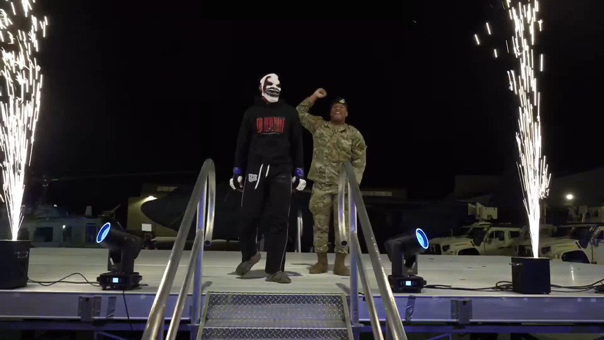 Dee Reddick enters the cage accompanied by SSGT Willie Johnican 🫡 #FuryFC125 | Live on UFC Fight Pass