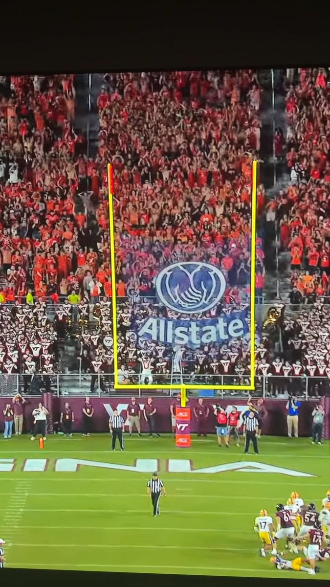 how do we not have better ways to confirm FGs?? this looks good to win the game… virtually everyone with a good angle thinks it’s good… but 1 dude staring up into the cold night sky says it’s not… and we go with him without any review