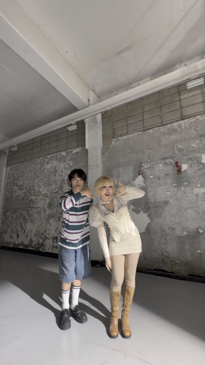 @stone_dol2 석화에게 Calling📞… 했더니 화려한 실루엣(?) 을 남겨따 #WEi #위아이 #강석화 #공민지 #Minzy #CALLINGChallenge