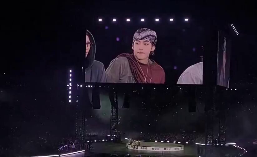 Throughout the Columbia concert, screams were LOUD for Taehyung! There were lots of banners for Taehyung during army time and Taehyung’s "¡qué chimba!" went viral! 🐯I'm studying Spanish, but my Spanish still isn't very good. Is my Spanish fine? Yes? I don't believe you. So help me out, besties! Today I was very, very, very, very happy. I was dying to see you all, and now that I'm here with you. Bogotá, it's super cool. That's how you say it, right! Next time I come back, I'm gonna speak much better Spanish. So, with that, see you again here. I love you so much, Bogotá. Thank you very much. Mucho Picante! BIG V IN COLOMBIA PURO TALENTO TAEHYUNG #V_WORLDTOUR_ARIRANG_BOGOTA #BTS_WORLDTOUR_ARIRANG_BOGOTA #V #뷔 #BTSV #방탄소년단뷔 #태형