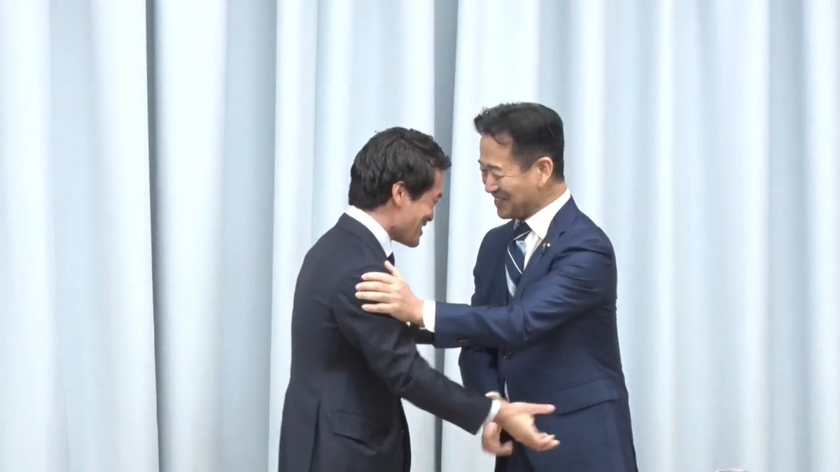 公明党全国大会に民主改革の会・小川淳也代表が来賓として駆け付け 衆議院の統一会派「中道」を結成 「旧民主系が最大の価値として掲げる労働者福祉と、公明党の大衆福祉は、ほとんどが重なり合う概念」「国の平和と社会の安定のために頑張って参る決意」 #公明党 #民主改革の会
