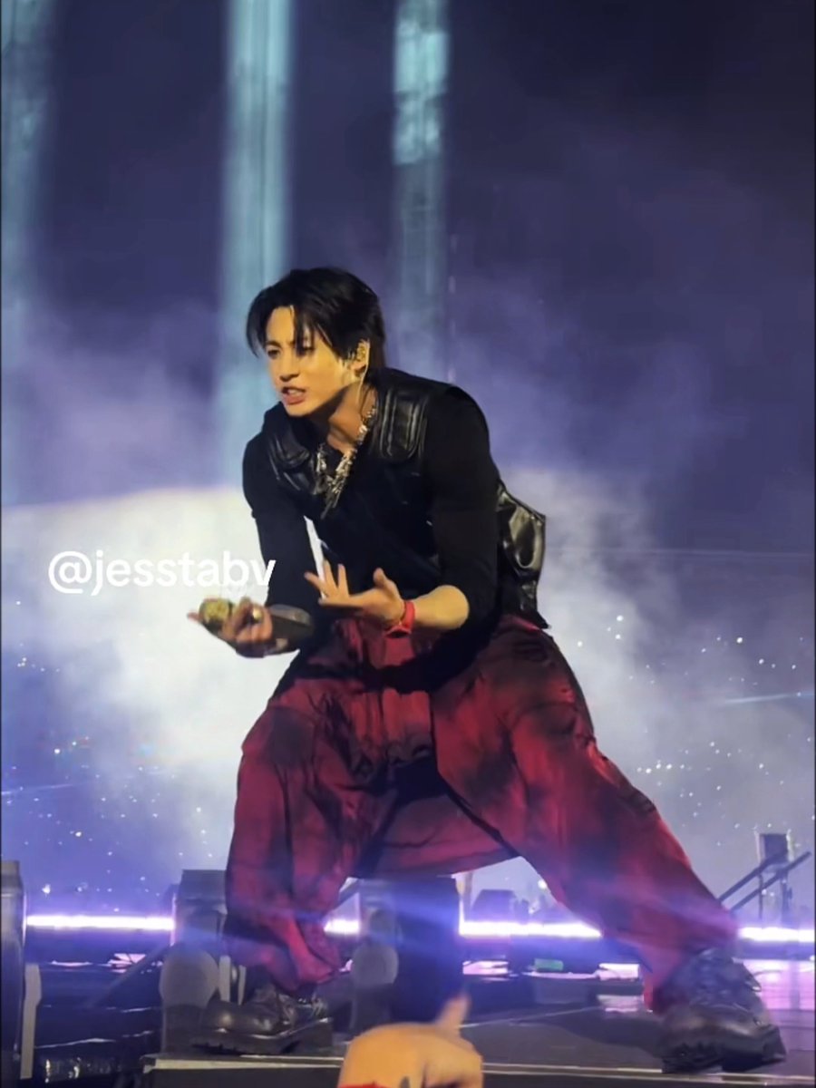 armys singing word for word with jungkook 😭❤️‍🩹