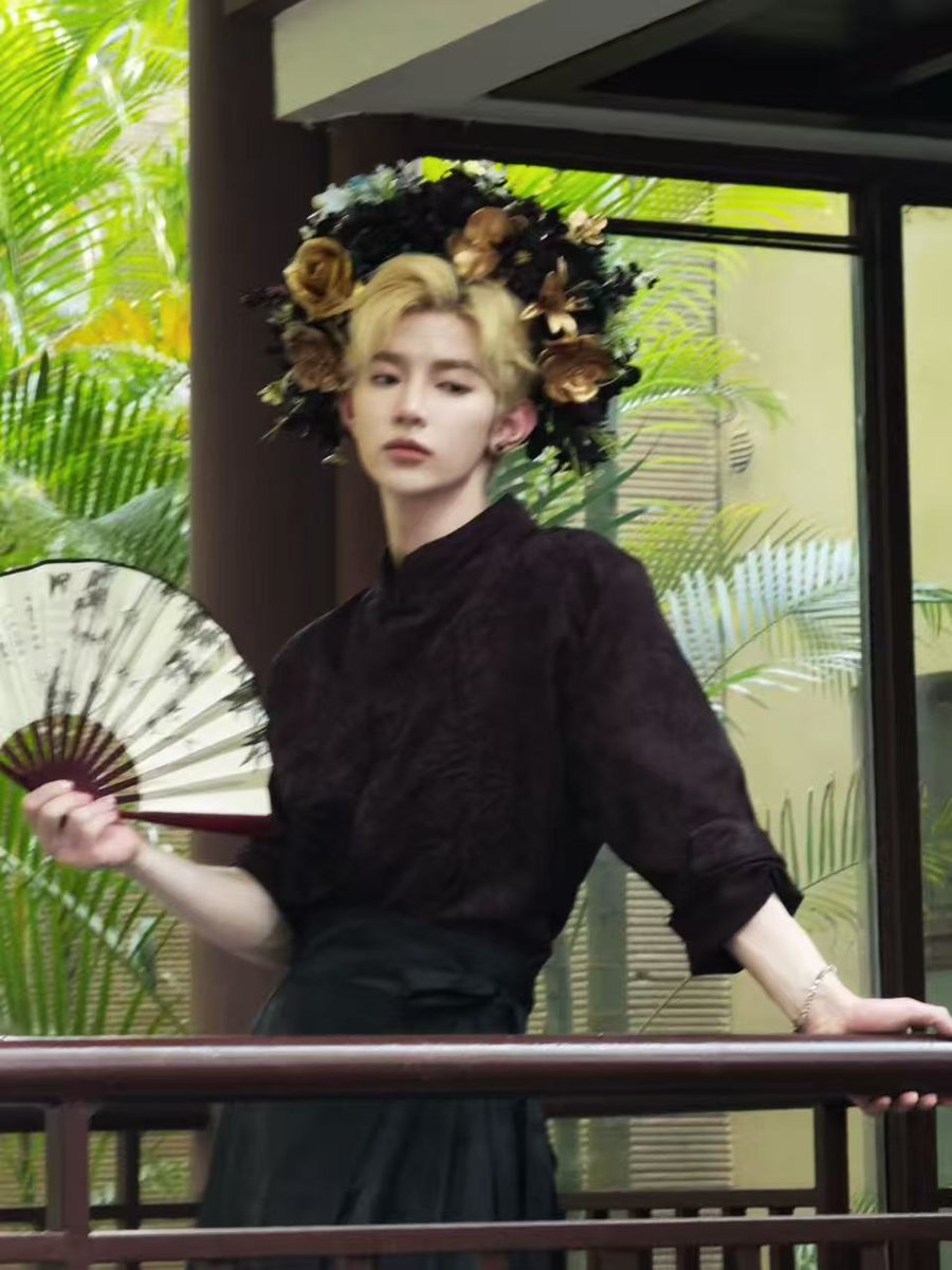 簪花(❁´◡`❁) 🔗 #AND2BLE #앤더블 #ZHANGHAO #장하오