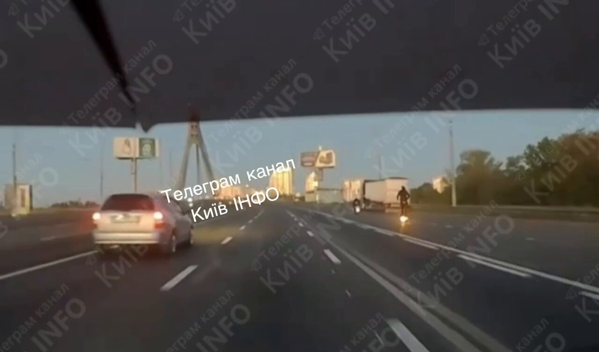 Once again this morning, Russian forces struck a pylon of the Pivnichnyi Bridge in Kyiv with a drone.