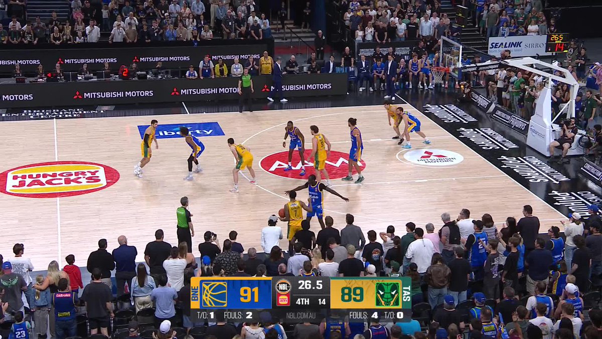 ARMSTRONG WITH THE DIME TO SEND IT TO OT 🚨 Watch live on ESPN, 9Go! and 9Now 📺