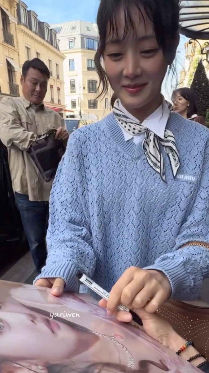 minnie in paris🤍 #MIUMIUxMINNIE #MiuMiu #MINNIE #PFW #MiuMiuSS27