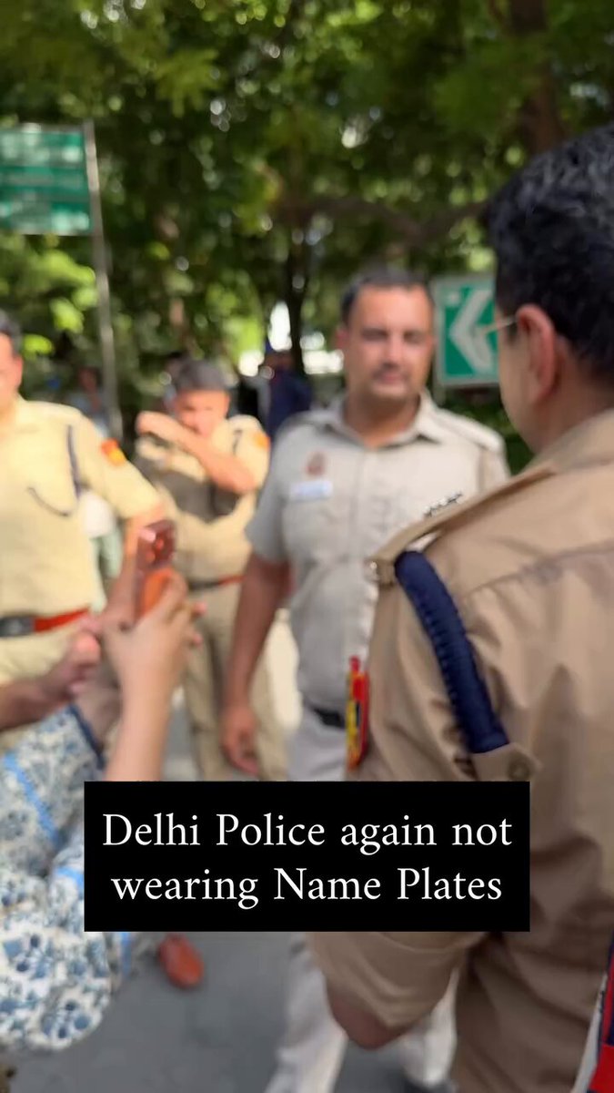 Delhi police committing brutality without wearing name plates at Jantar Mantar, protest, detaining, peaceful protestors without giving any solid reason.