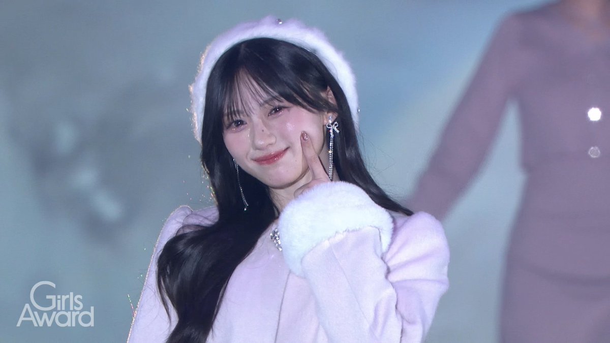 📣ノーカットでランウェイをお届け👀✨ #ガルアワ2026AW PLAYBACK📽️ / 川﨑桜(乃木坂46) 乃木坂46 \ evelyn STAGE evelyn フォローして、出演者オフショットをチェックしてね📲🩷 ─────── 次回 #ガルアワ2027SS 🌈✨ 4月29日(木・祝)代々木第一体育館にて開催🪩♡