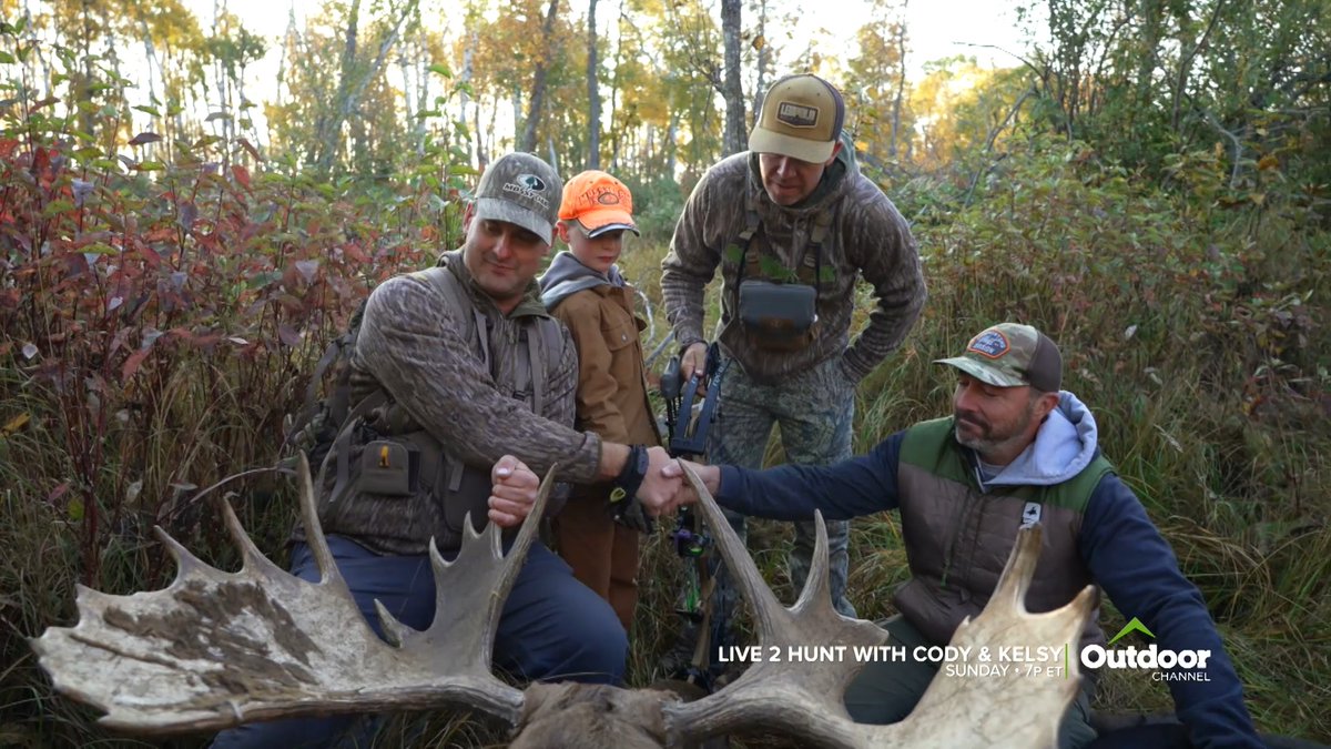 Velvet giants. Wide-open Alberta country. And the chase is ON. 🦌🔥 Cody, Kelsy and the Live2Hunt crew head into southern Alberta with one goal in mind: get within striking distance of a big velvet mule deer. When these bucks are on the move, every stalk can turn into an absolute rush. LIVE 2 HUNT with Cody and Kelsy | SUNDAY AT 7 PM ET
