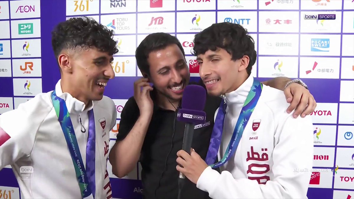 🇶🇦🏆 لقاء استثنائي وعائلي يجمع مراسلنا حمد نواف بشقيقيه المتوجين بذهبية البادل راشد ومشاري، بحضور محمد سعدون الكواري لاعب منتخب قطر للبادل، وأحمد درويش رئيس الوفد الإداري للبعثة القطرية المشاركة في دورة الألعاب الآسيوية 🎾🥇 #دورة_الألعاب_الآسيوية
