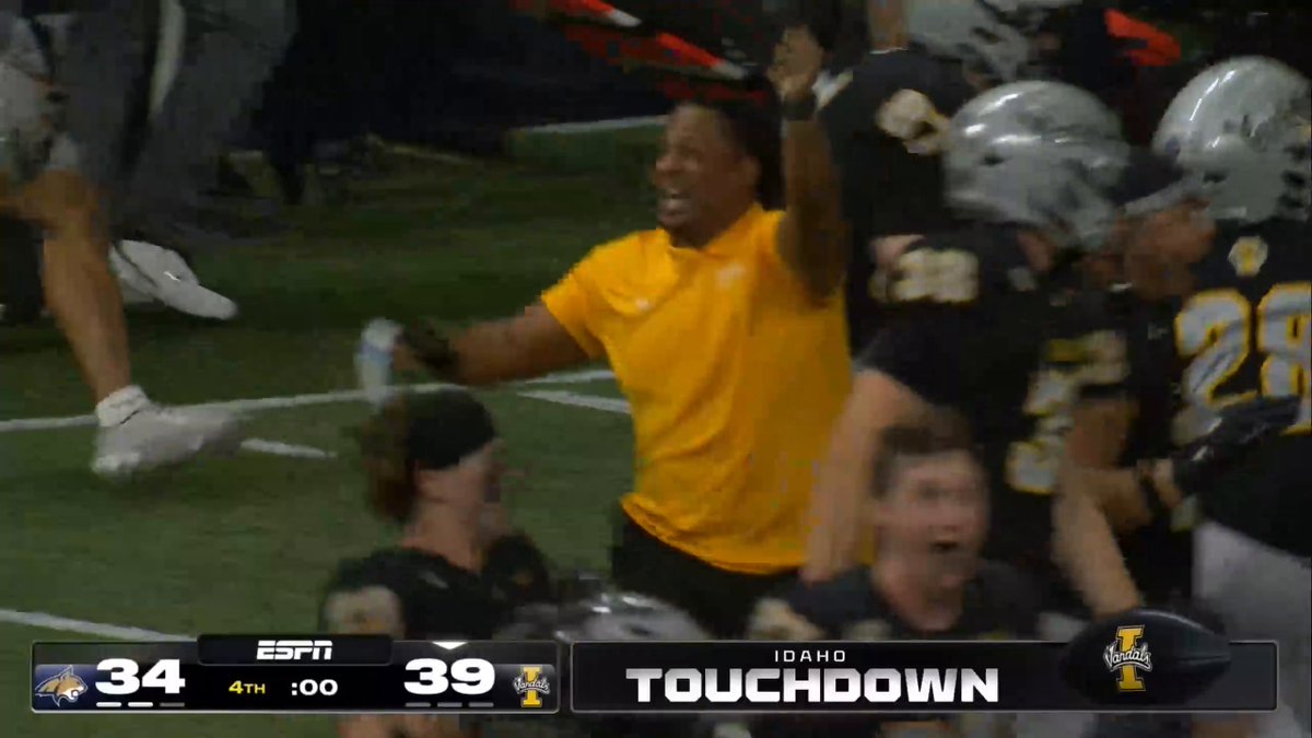 ICYMI: Idaho ends Montana State's 19-game win streak and upsets the Bobcats in epic fashion a with late TD and 2-point conversion 😳