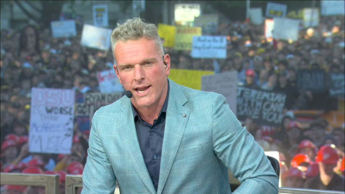 I-O-W-A 🐤 Pat McAfee has the Iowa crowd hyped bright and early!
