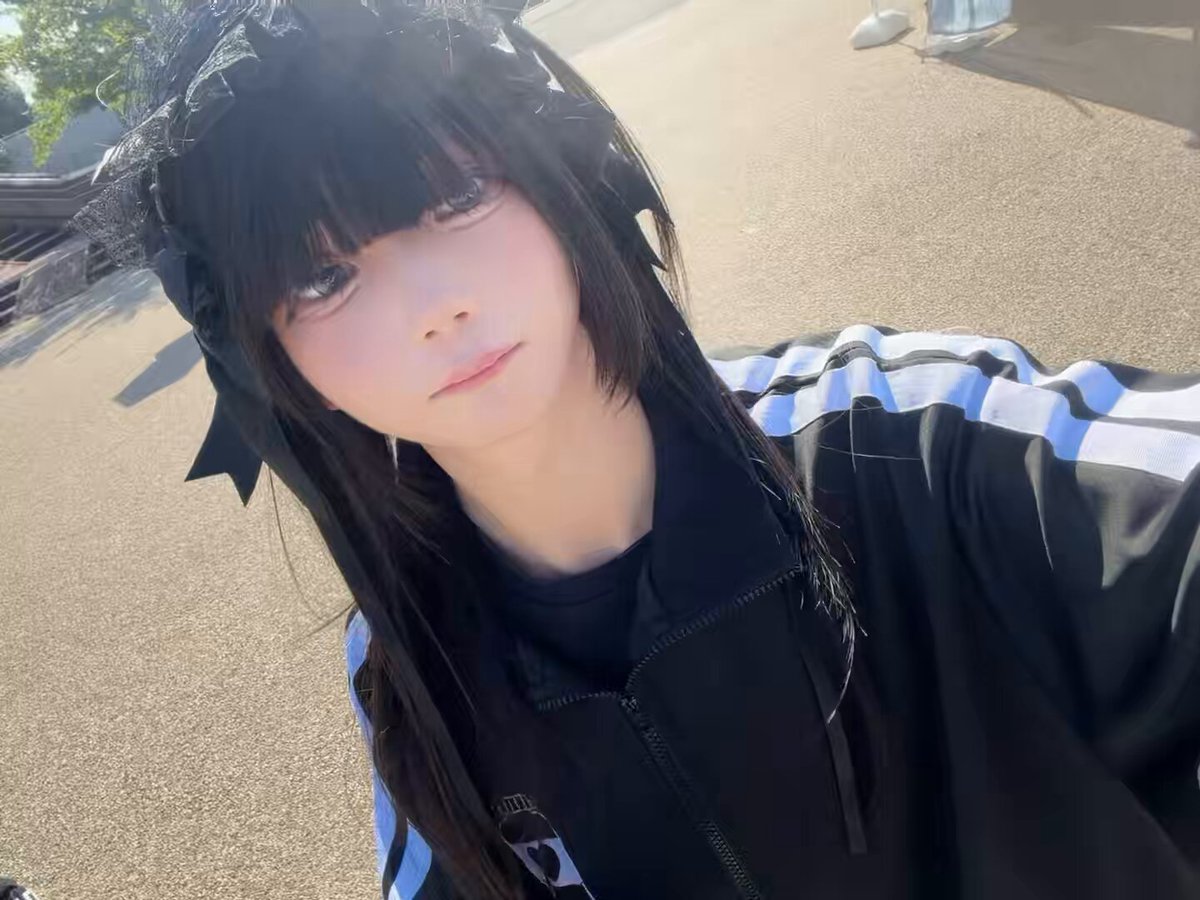 今日は天使メイクでテニス観戦行きました〜⸜(* ॑꒳ ॑* )⸝！！ 男子トイレは試合中に行ったので空いてました((* ॑꒳ ॑* ))6人くらいは犠牲になりましたが...