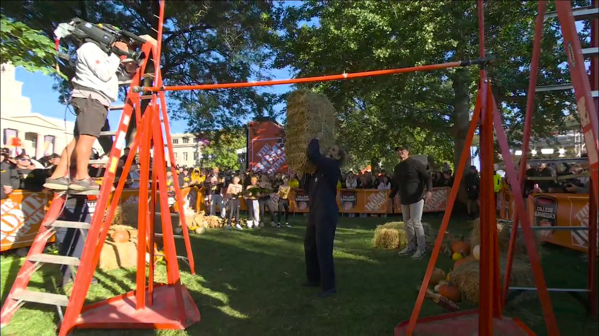 "Now I'm pissed" 😅 jess sims had to lock in for the hay bale toss 😤😂