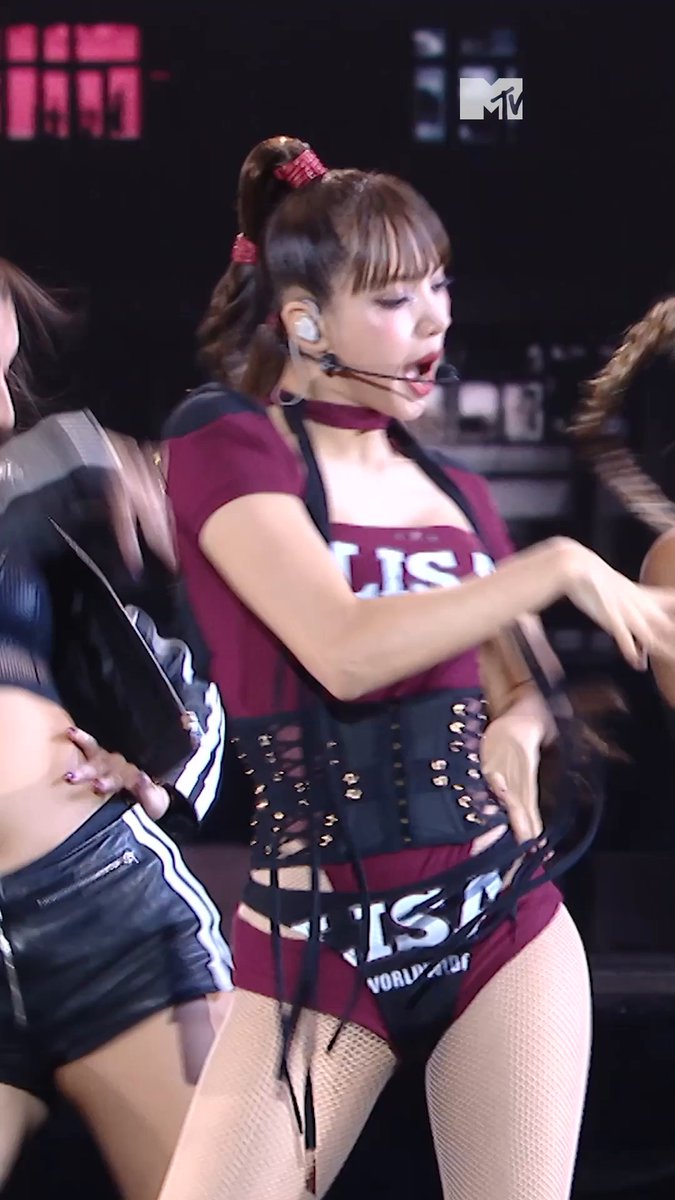 É A DIVA LISA NO #VMAs👋 A prin sempre entrega TUDO