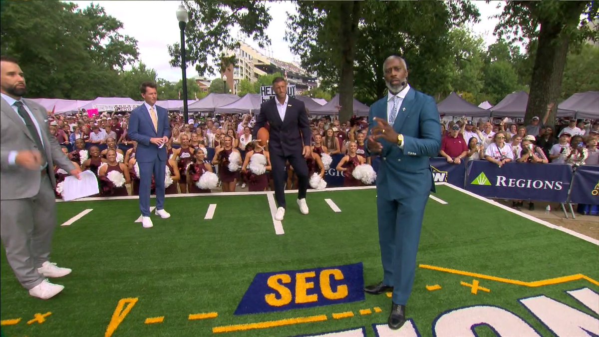 The cowbells are very loud in Starkville 🔊 Chase Daniel, Tim Tebow, and Roman Harper break down how the cowbells can be a distraction on the field 🔔