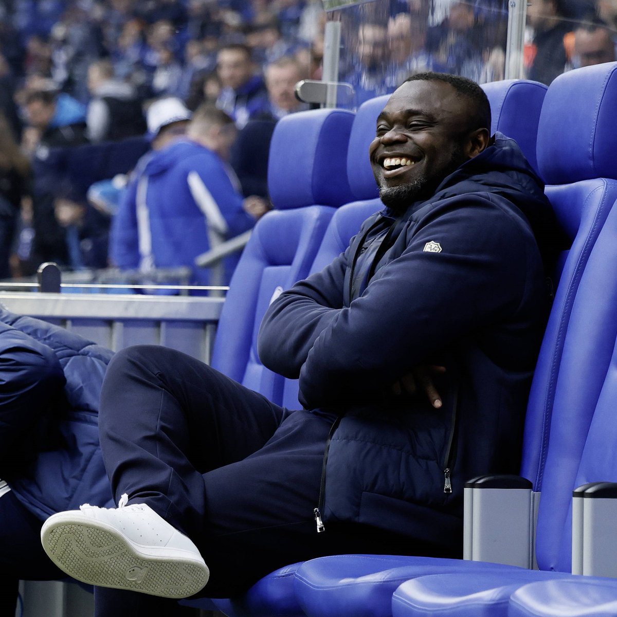 Gerald Asamoah turns 48 today. In 2001, he made history as the first African-born Black player to play for Germany. This is his story 🇩🇪