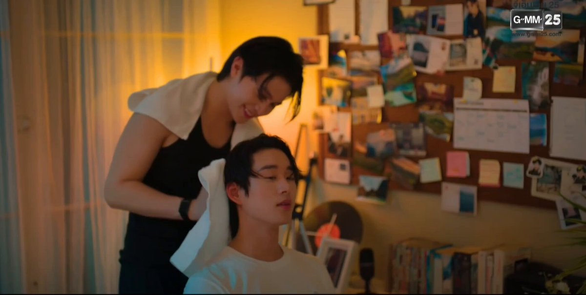 #YouManiacSeriesEP6 ใดๆคือวันนี้+100,000แต้มให้ดีน ฮีเป็นคนเทคแคร์ดีมากกกกกกกกอ่ะ น้องมอธต้องตอบตกลงเป็นแฟนแล้วนะคะ 😭 - ตั้งโต๊ะ ทำอาหารให้ - ให้เทอขาไปนั่งรอเพราะน้ำมันดีดโดนมือ - เช็ดผมให้ - เทอขานอนไม่หลับก้รีบปรับแอร์ถามว่าเตียงนิ่มไปมั้ย - พอชีมอธขอกลับก้ไม่ว่าอะไร - ขับรถพาไปดูที่จริงจะได้มีไอเดียคิดงาน - ถือกระเป๋าให้ ถ่ายรูปให้ - คอลหาตลอดเวลา - กลัวมอธอึดอัดที่พี่สาวขอฟอลไอจีแล้วคนที่บ้านเข้าใจผิดว่าเป็นแฟน