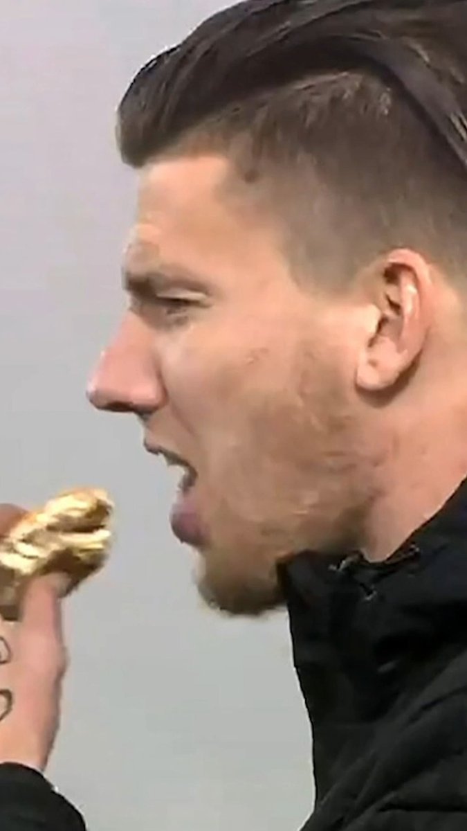 Michiel Kramer onthult hoogte van boete na broodje kroket-incident: 'Was een duur broodje!' 💸 #vandaaginside