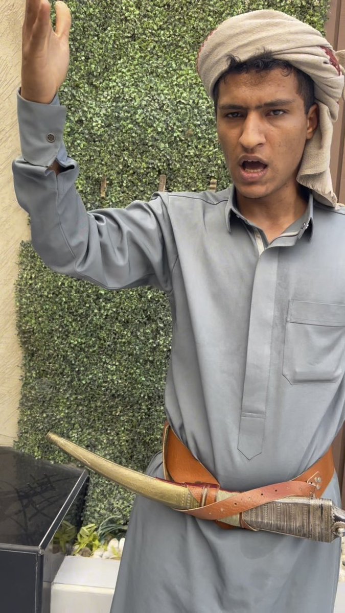 وهل أنتمُ إلا عبيدٌ لــ(ـحِـمْـيَـرٍ) فكيف يسودُ العبدُ مولاه مَن أَوَى ؟ #تعز_فخرنا