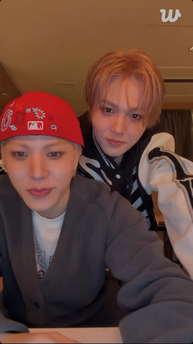 ดูกี่รอบก็ขำทุกรอบ ตอนเอามือไปอ้อมหลัง หน้าโดยองโคตรตั้งใจแกล้งเลย 5555555