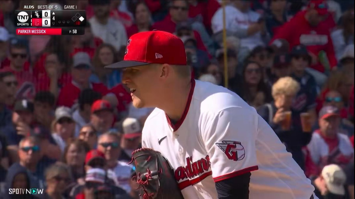Japanese call of Munetaka Murakami 1st postseason HR 🎙️ 112.2 mph &amp; 440 ft. 2 for 2 off Parker Messick today w/ 111.5 mph single too. #WhiteSox