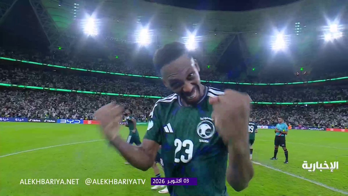 لقطة جميلة: فرحة لاعبو منتخبنا السعودي بعد التأهل إلى نهائي خليجي 27 . 🇸🇦