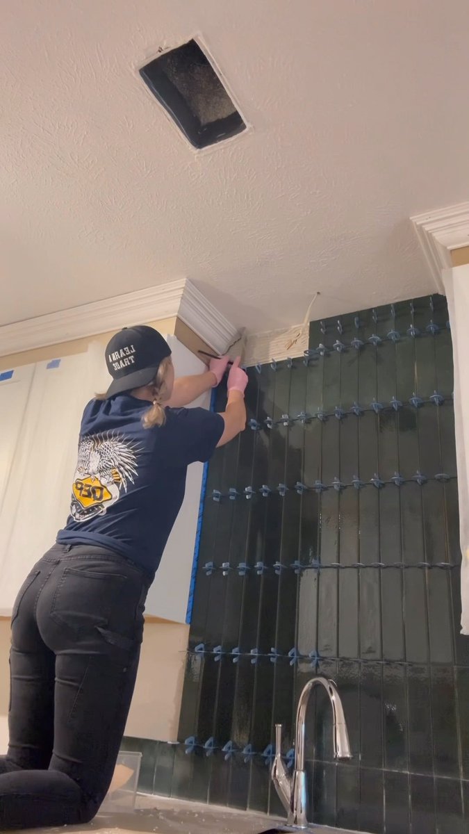 How to install a tile backsplash using a tile cutter