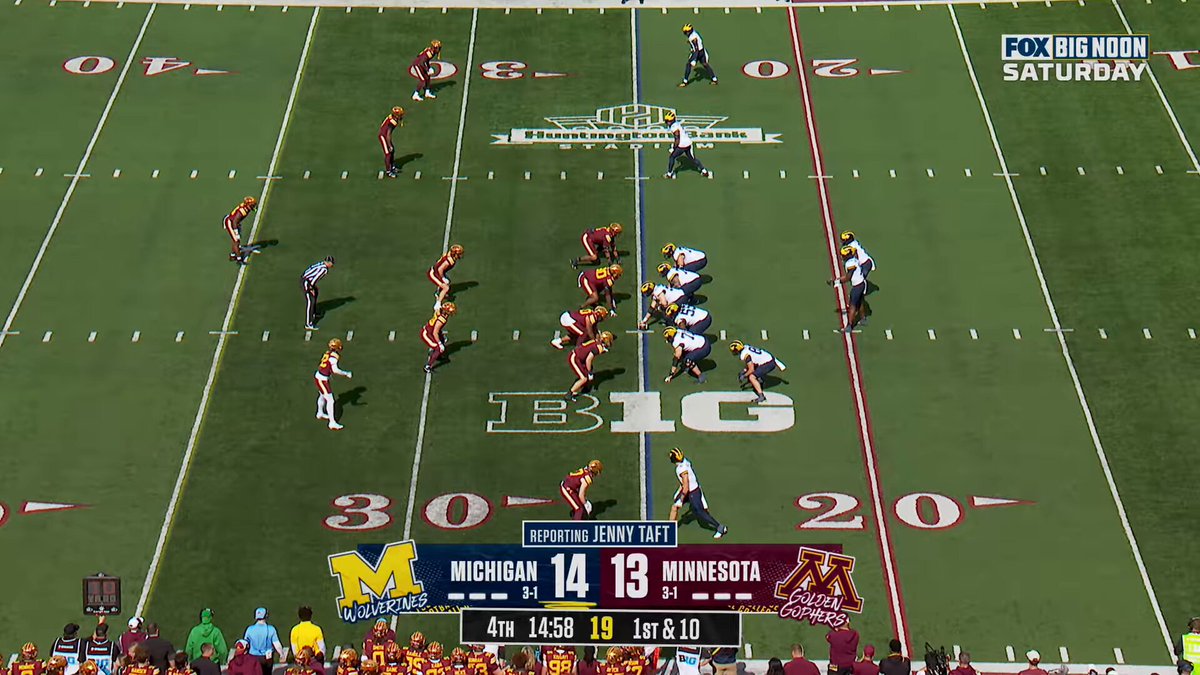 Michigan QB Bryce Underwood in the loss to Minnesota: 10/21 passing 101 passing yards 0 TD 2 INT Firing on a cylinder today