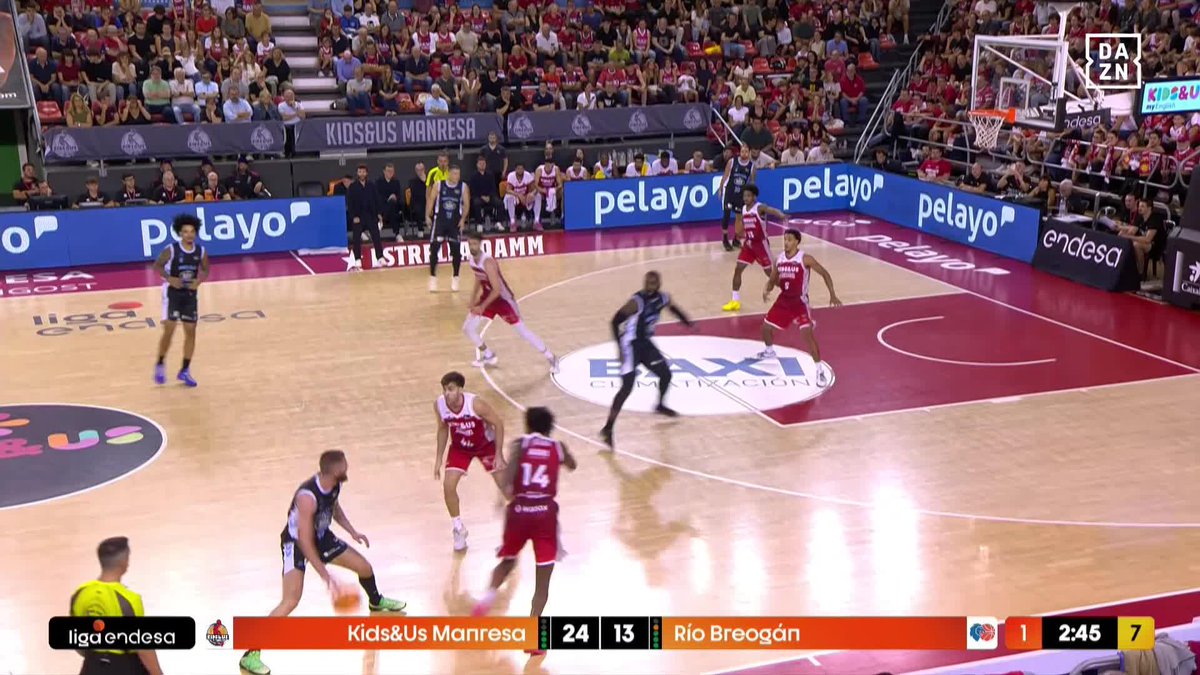 ¡SACA LOS PASOS PROHIBIDOS! 🕺🏻 Dominik Mavra convierte la cancha de baloncesto en una auténtica pista de baile 🔥 #LigaEndesaxDAZN