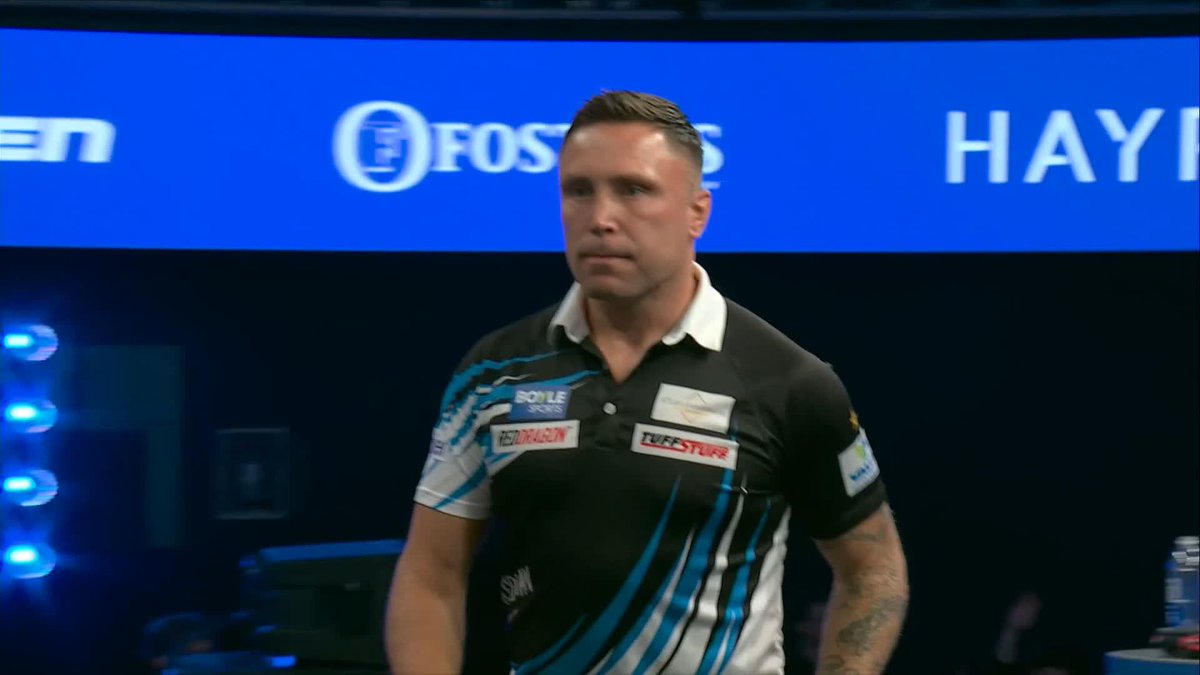 Gerwyn Price has FLOWN out of the blocks tonight! The Welshman wraps up the opening set without reply, averaging almost 110 in the process! 📺 #WGPDarts | SF