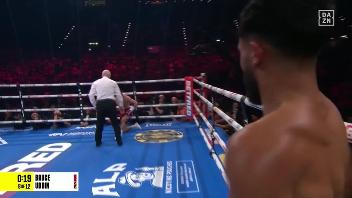 THE REF WAVES IT OFF! #WhittakerWallace | Live NOW on DAZN ▪️