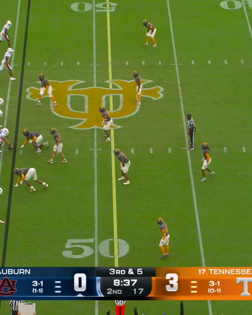 ball's loose! Mariyon Dye 💥 📺 ESPN 📲