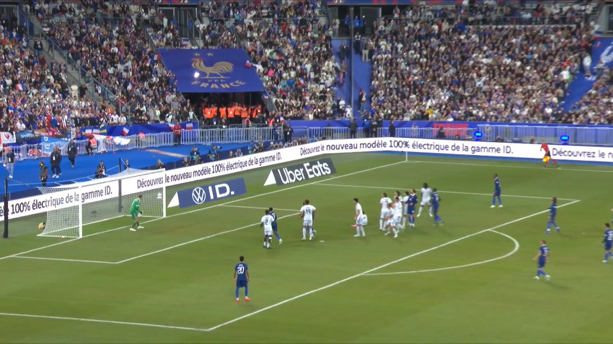 Le magnifique coup franc indirect de Michael Olise face à l'Italie, à revoir encore et encore 🤩