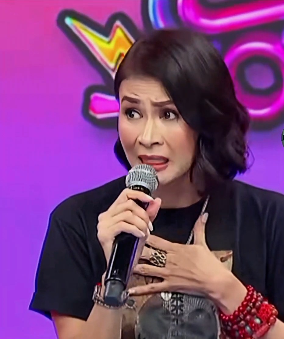 EXPLANATION NAMAN NI GELLI: Kampi ako sa mga bata.... everything I said is out of concern sa mga bata.... Let's just try to be KIND...."