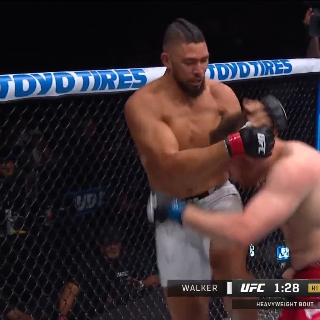 🤯💥 JOHNNY WALKER VIA VIOLENT KNEE KO Heavyweight debut went successfully #UFC332