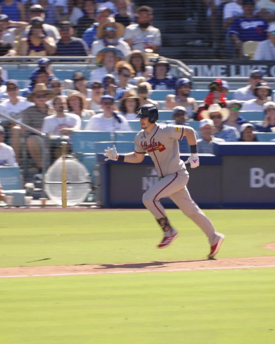 Sean Murphy hits his first Postseason homer in a Braves uniform 💪