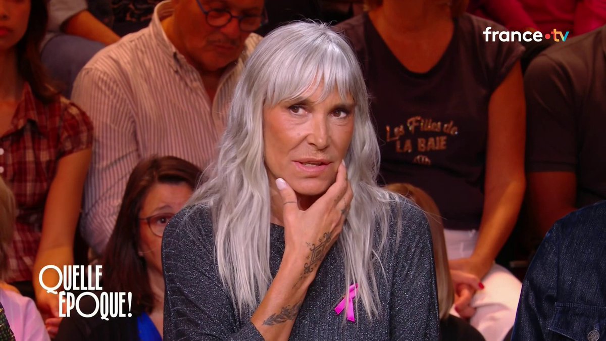 🗣️ "Quand on devient le parent de son parent, c'est particulier et en même temps très intéressant." Dans son titre "La nostalgie", Zazie évoque la maladie de sa mère : quand la mémoire s'efface et rend le réel inaccessible. ⬇️