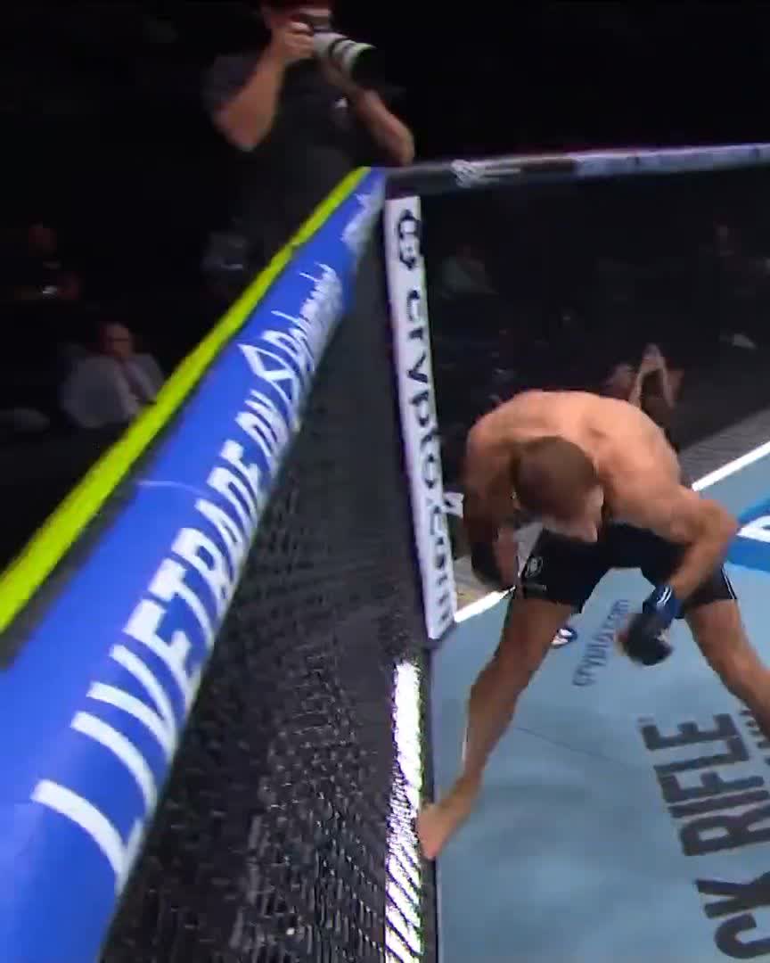 PINAS' POWER 😲 Damian Pinas records a STUNNING RD1 knockout! [ #UFC332 | LIVE NOW on @ParamountPlus and CBS ]