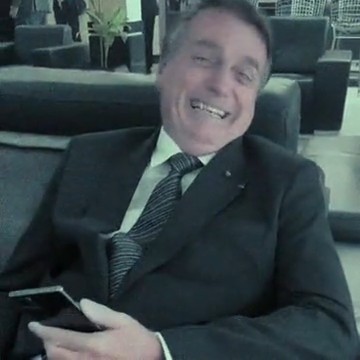 rare aesthetic: ser antiperonista en 2020 y tener a Jair Bolsonaro como único referente (Larreta era lo más de derecha que existía)