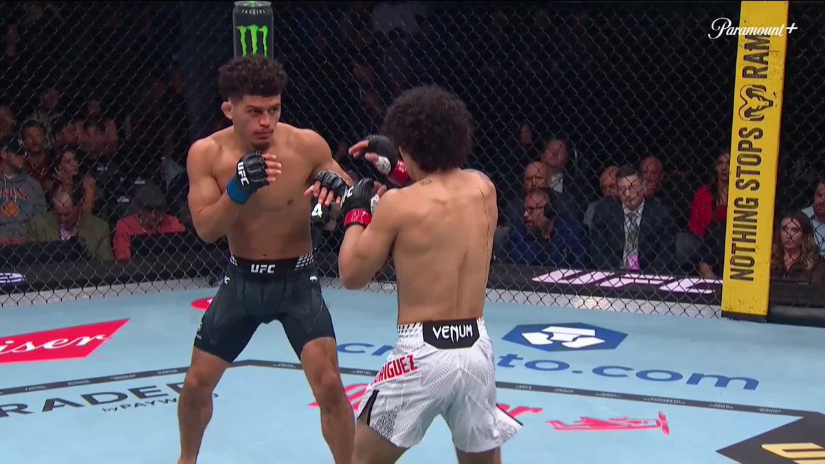 NASTY front kick to the body 🤢 📺 #UFC332 on Paramount+