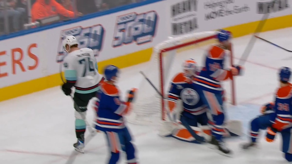 Quick strike from Bobby McMann for his first of the season! 🚨