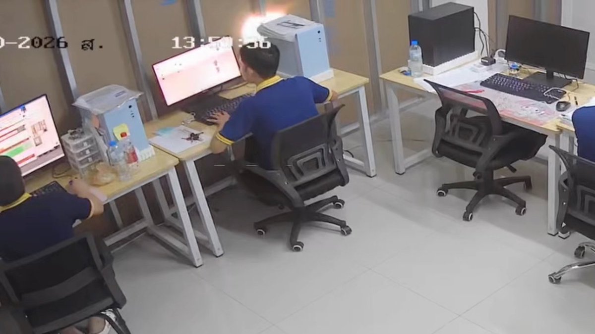 น่ากลัวมาทำงานอยู่ดีๆ ฟ้าผ่าลงที่คอมเลย #ฟ้าผ่า ฟบ:Thekill Choktawee