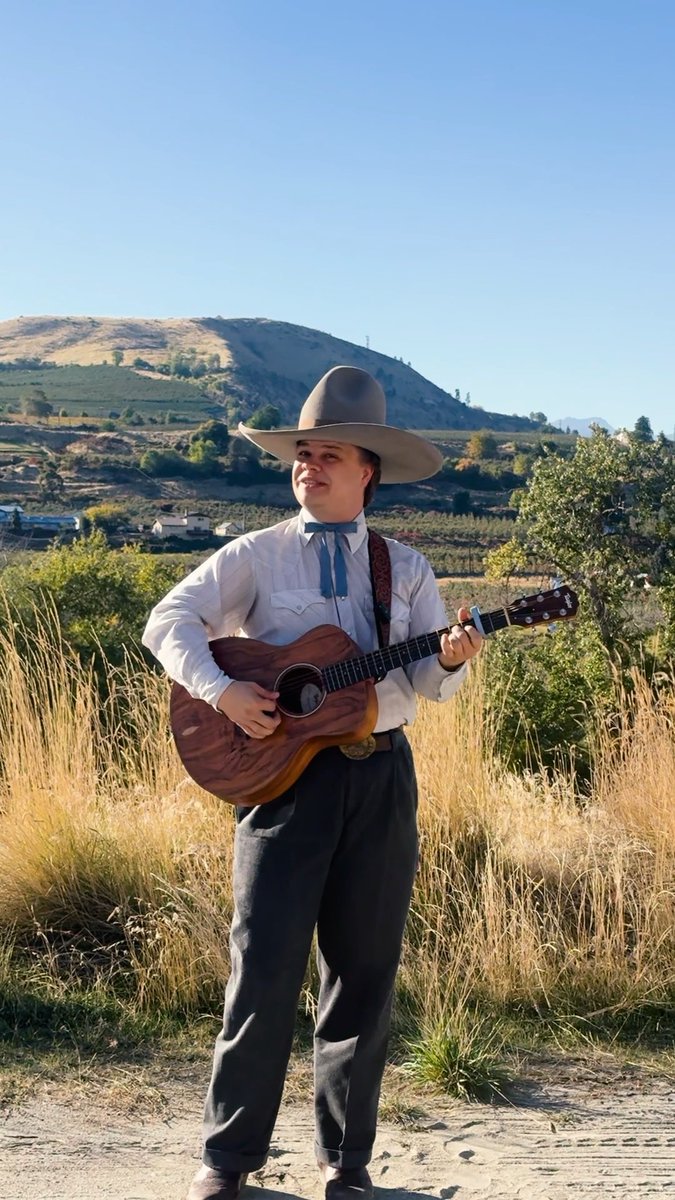 Did some yodeling out in Wenatchee, WA today! #yodel #tengallonhat #countrywestern #bobwills #cowboymusic
