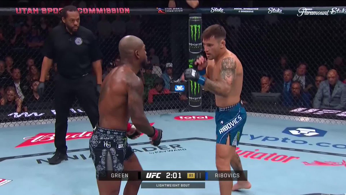 ESTEBAN RIBOVICS WITH A MASSIVE TKO AGAINST KING GREEN 💥 📺 #UFC332 on CBS & Paramount+