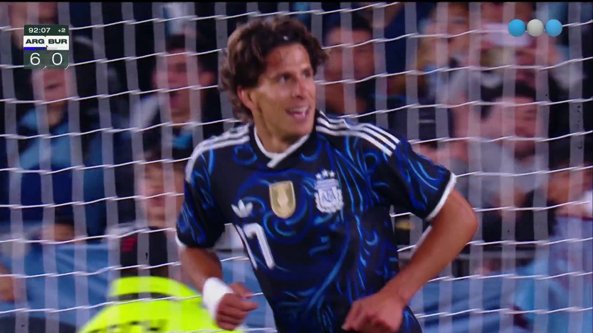 Apareció Giuliano Simeone para cerrar la noche. Argentina 🇦🇷 goleó 7-0 a Burkina Faso 🇧🇫 en el Monumental.