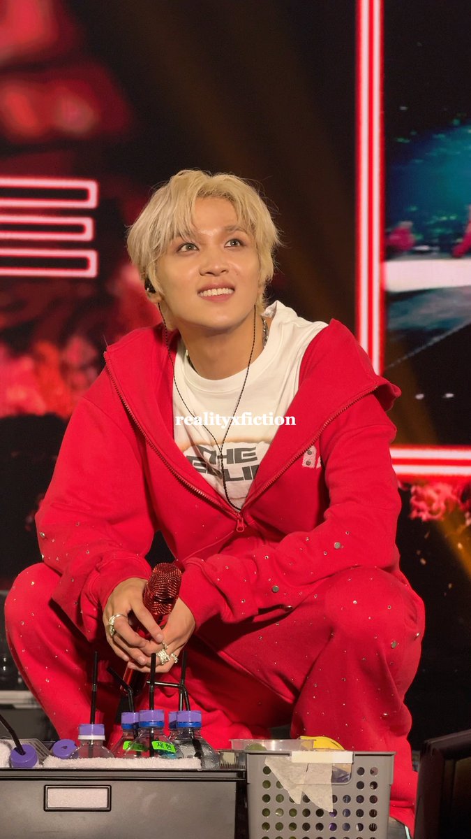 *🐻 : buset dah, energi abang abang gue full bener... energi dia dah makin menipis sedangkan energi abang abangnya makin tumpah tumpah, lucu banget si maknaee😭🤏🏻🤏🏻