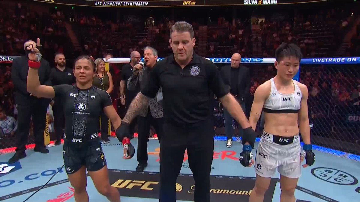 🚨 Natalia Silva defeats Wang Cong by unanimous decision and becomes the new UFC women's flyweight champion (48-47 x2, 49-46) #UFC332