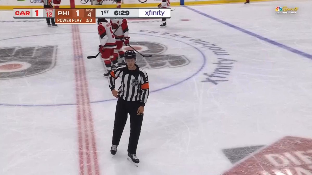 "Are you f**king insane?!" Earlier tonight, we had a hot mic moment from Travis Konecny who didn't exactly agree with his penalty call 😭🎙️