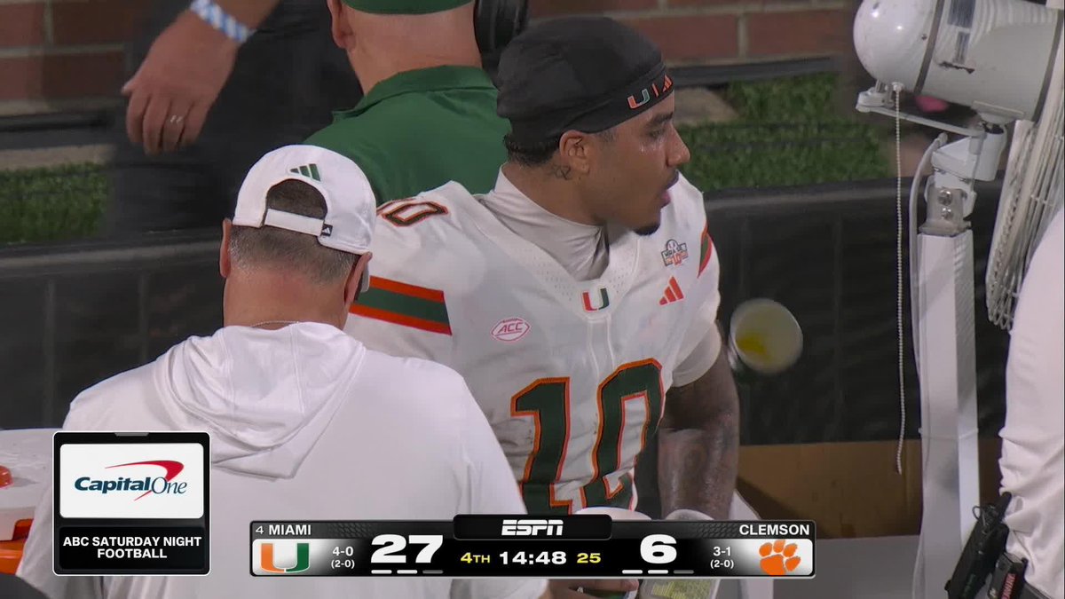 Mark Fletcher Jr. waved goodbye to Clemson fans 😅 Mom was loving it 🤣